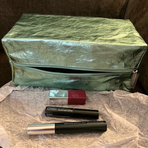 NEW Clinique mascara lipstick and makeup bag - Picture 2 of 4